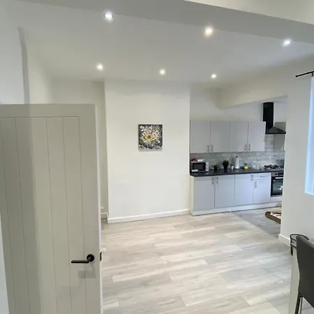 Stylish Home - Close To City Centre, Anfield Stadium - Free Parking Litherland Exterior photo