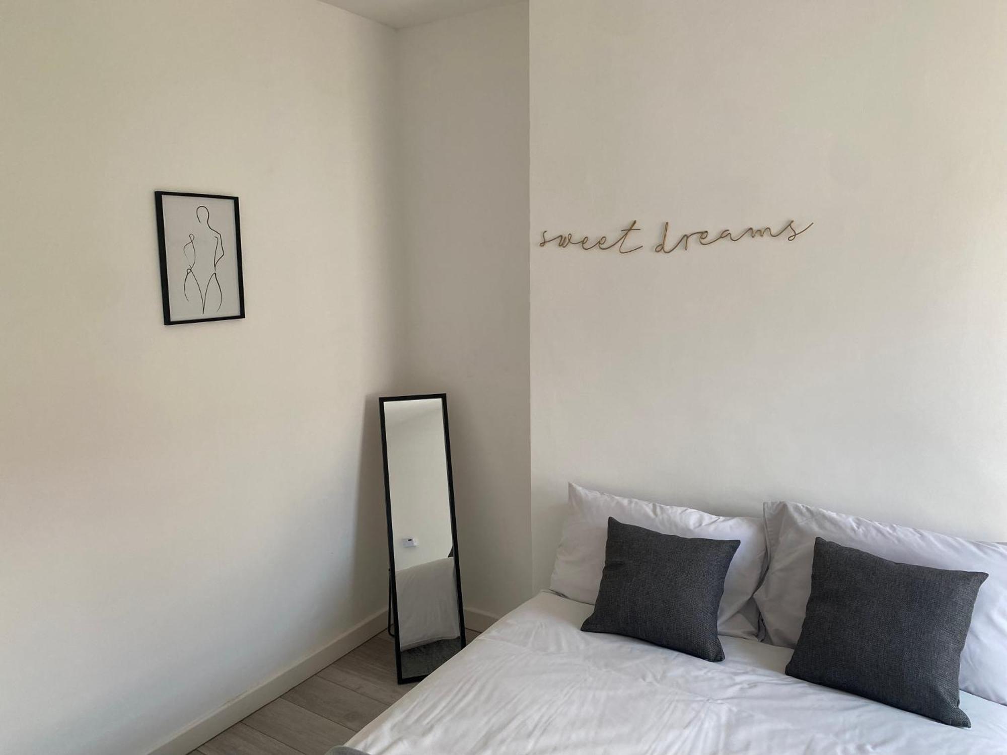 Stylish - Close To Centre, Anfield Stadium - Free Parking Holiday home Litherland